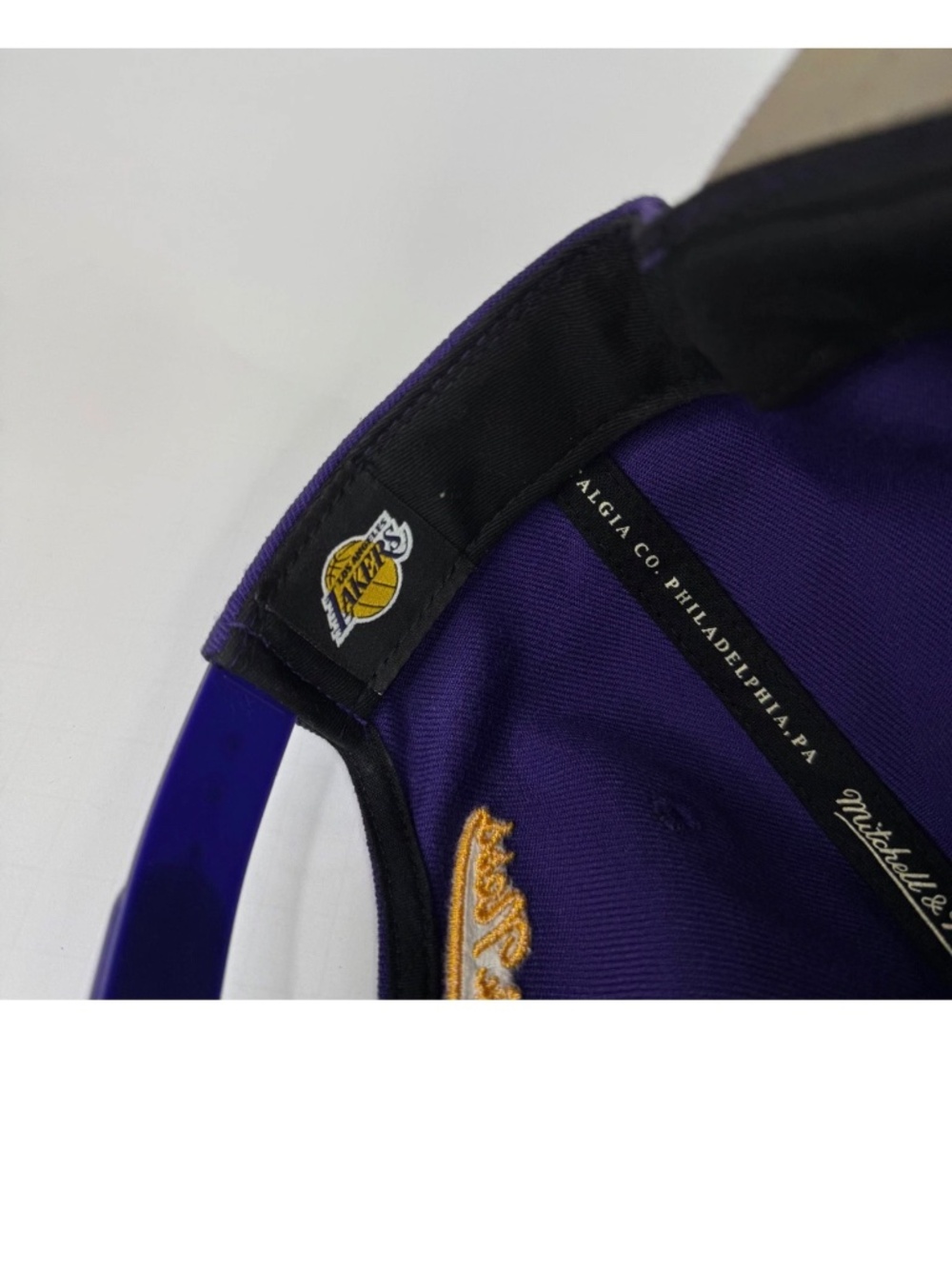LA Lakers Snapback Hat Cap Men's One Size Purple NBA Basketball Mitchell Ness - Picture 7 of 7